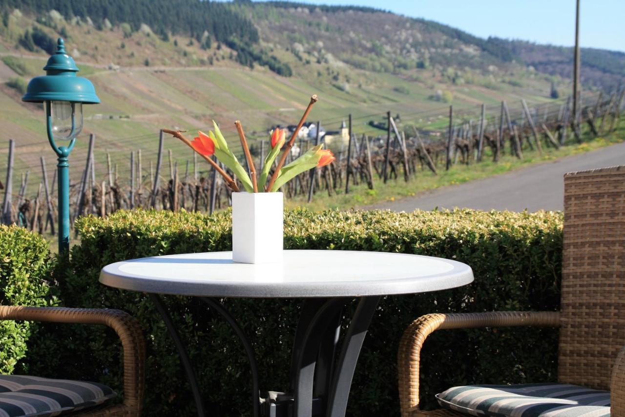 Weingut-Brennerei-Gaestehaus Emil Dauns Reil Buitenkant foto